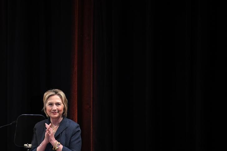 © Reuters. Foto de archivo de Hillary Clinton en un Dublín