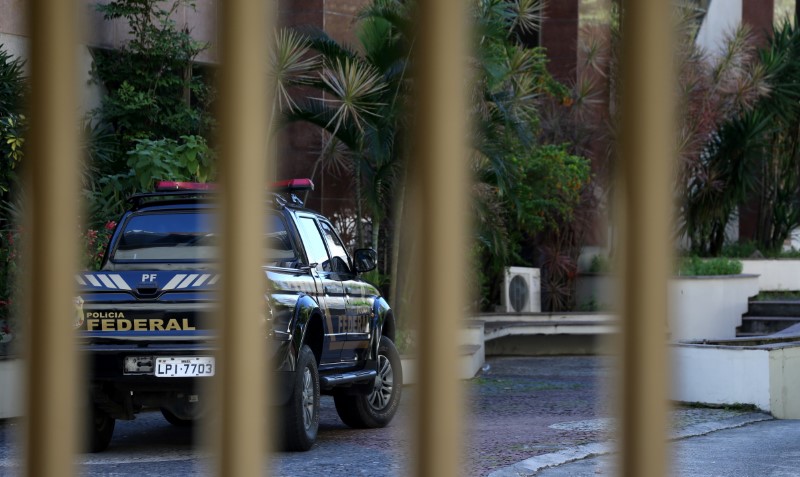 © Reuters. Carro da Polícia Federal no Rio de Janeiro