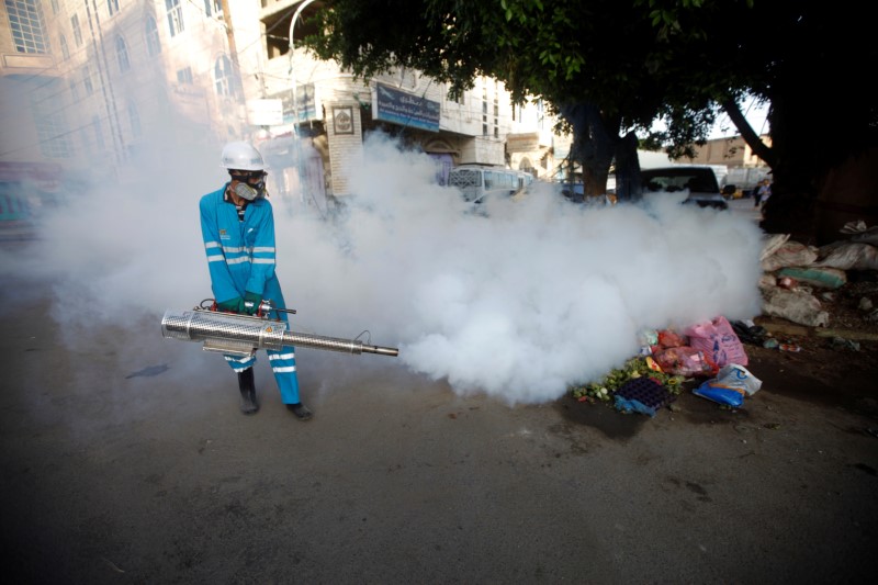 © Reuters. La OMS advierte del riesgo de una nueva epidemia de cólera en Yemen