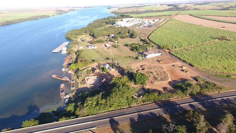 © Reuters. Hidrovia Tietê-Paraná ao longo da cidade de Pederneiras