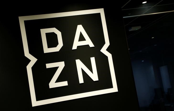 © Reuters. Il logo di DAZN