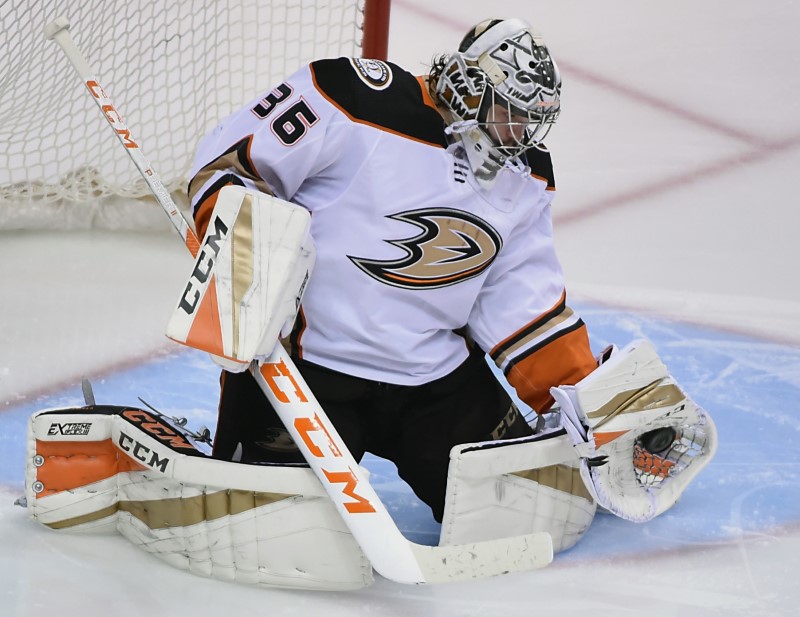 © Reuters. NHL: Anaheim Ducks at Vancouver Canucks
