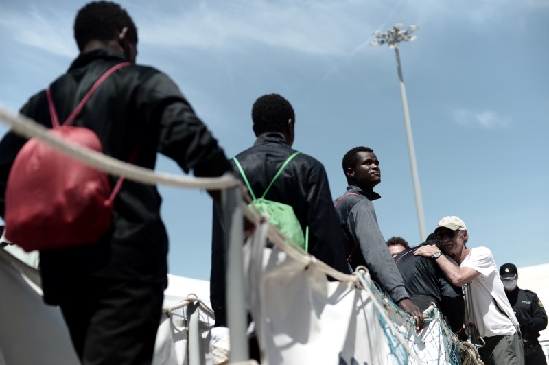 © Reuters. مسؤول: سفينة الإنقاذ أكواريوس لن تعيد المهاجرين إلى ليبيا لخطورتها