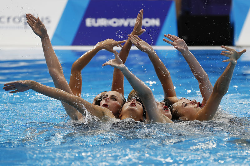 © Reuters. اوكرانيا تخطف الذهبية في غياب روسيا عن منافسات السباحة التوقيعية
