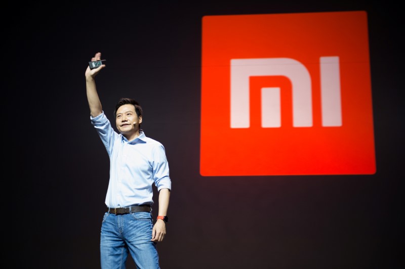 © Reuters. Lei Jun, fundador e presidente-executivo da chinesa Xiaomi, gesticula durante lançamento de novos produtos da companhia em Pequim