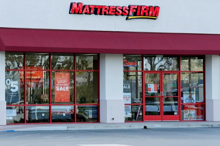 © Reuters. FILE PHOTO: A Mattress Firm store is shown in Encinitas, California
