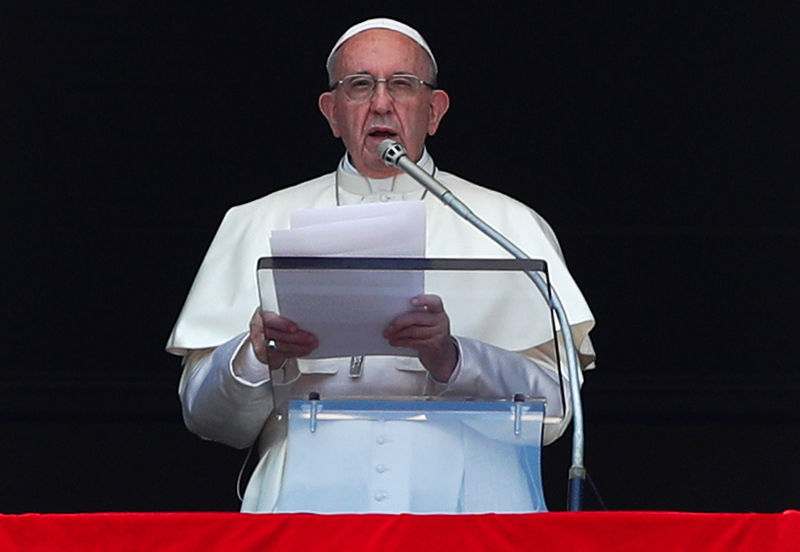 © Reuters. Papa Francisco na Praça São Pedro