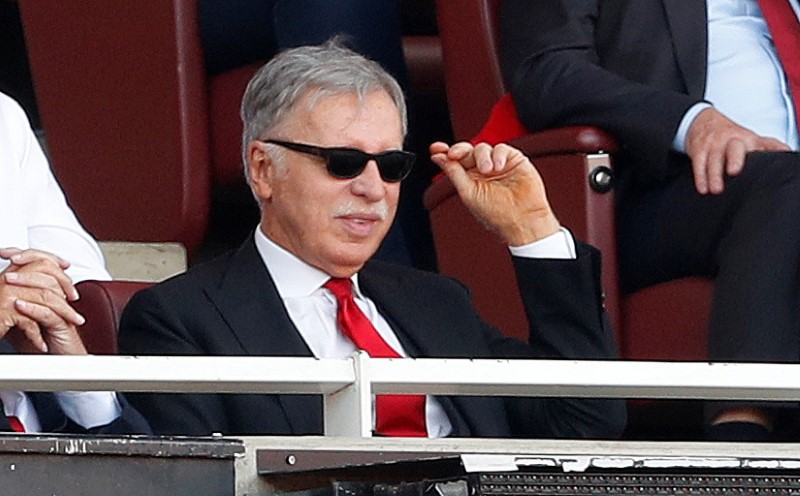 © Reuters. El multimillonario de EEUU Kroenke quiere comprar todo el Arsenal