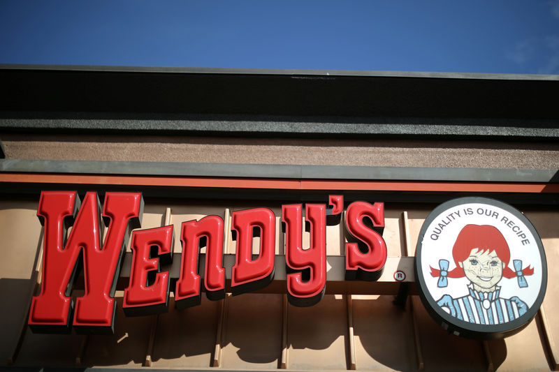 © Reuters. FILE PHOTO A Wendy's fast food restaurant is seen in Los Angeles