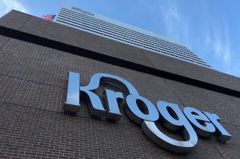 © Reuters. The Kroger supermarket chain's headquarters is shown in Cincinnati