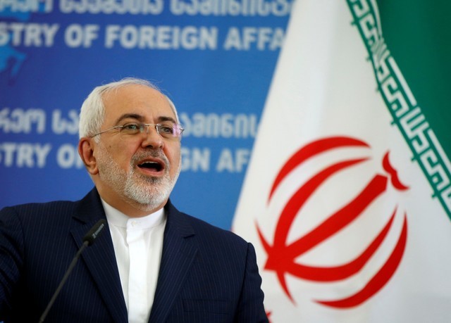 © Reuters. Iranian Foreign Minister Zarif speaks to media in Tbilisi