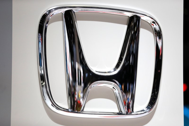 © Reuters. The logo of Honda is seen during the 88th International Motor Show at Palexpo in Geneva