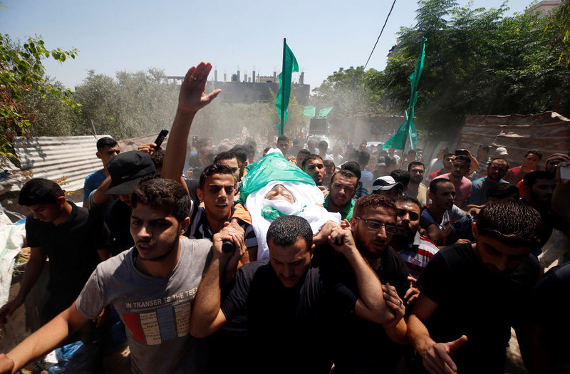 © Reuters. Funeral de militante do Hamas morto em ataque aéreo israelense na Faixa de Gaza