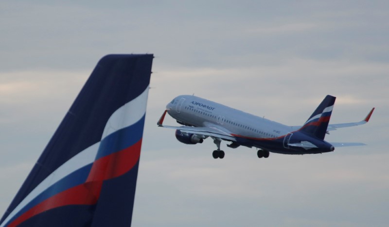 © Reuters. Самолет Airbus A330-343 авиакомпании Аэрофлот вылетает из московского аэропорта Шереметьево