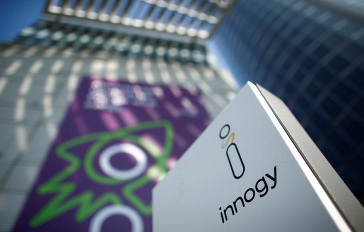 © Reuters. FILE PHOTO: Innogy logo in Essen, Germany