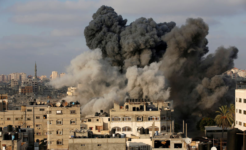© Reuters. الهدنة لا تزال صامدة في غزة بعد يومين من التصعيد