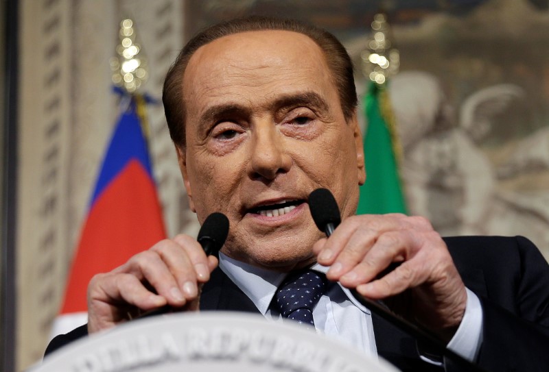 © Reuters. Il leader dl Forza Italia Silvio Berlusconi