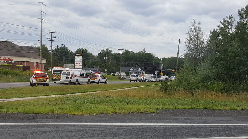 © Reuters. Veículos de emergência em Fredericton