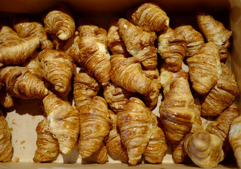 © Reuters. FILE PHOTO: Croissants are seen at the breakfast buffet of an IBIS hotel in Moscow