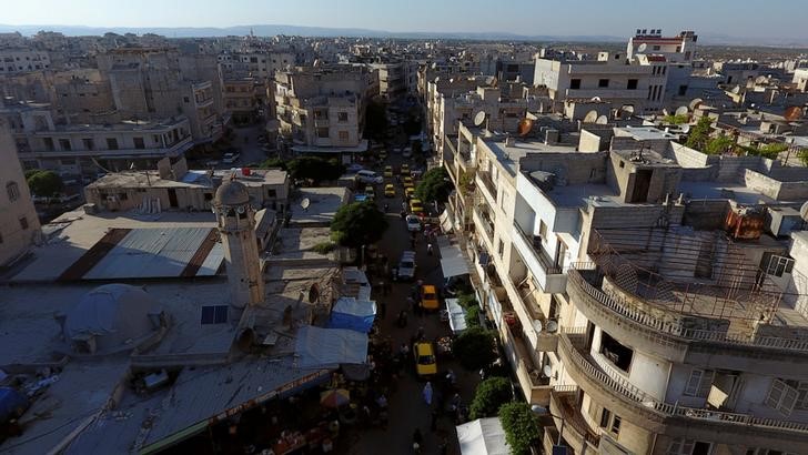 © Reuters. FILE PHOTO:A general view taken with a drone shows part of the rebel-held Idlib city