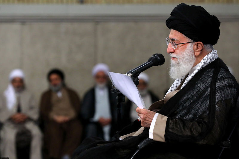 © Reuters. Iran's Supreme Leader Ayatollah Ali Khamenei speaks at the Hussayniyeh of Imam Khomeini in Tehran