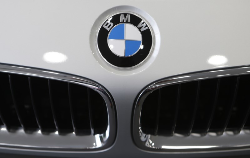 © Reuters. A BMW sedan is displayed for sale at a BMW dealership in Goyang, north of Seoul