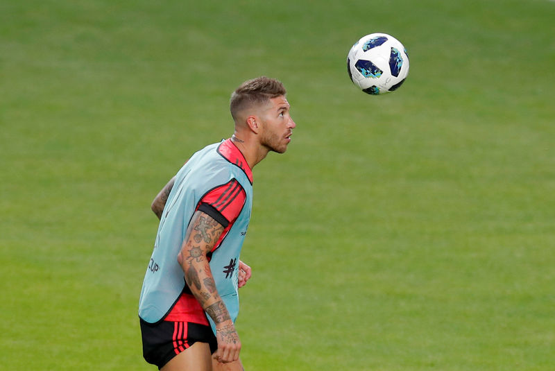 © Reuters. El defensor de Real Madrid Sergio Ramos durante un entrenamiento