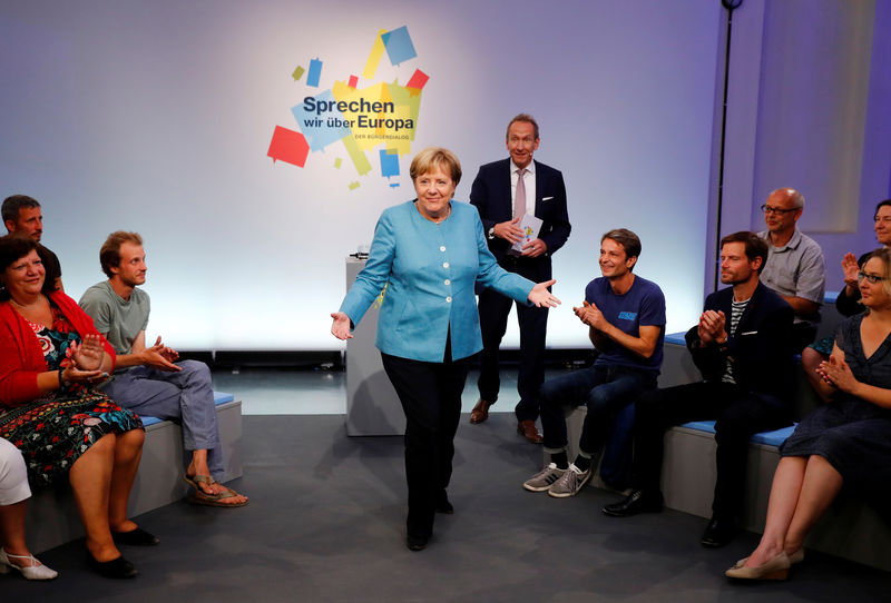 © Reuters. German Chancellor Angela Merkel is seen before "Buergerdialog zur Zukunft Europa's" (Dialogue on Europe's future) in Jena