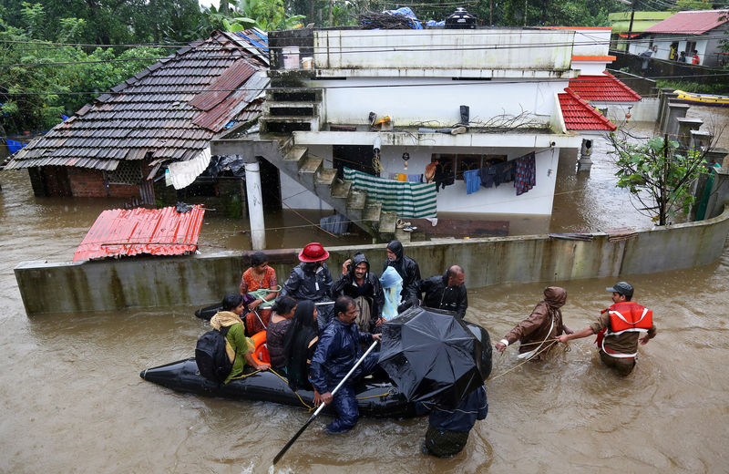 © Reuters. مقتل 43 في ولاية كيرالا الهندية في أسوأ فيضانات تشهدها منذ مئة عام