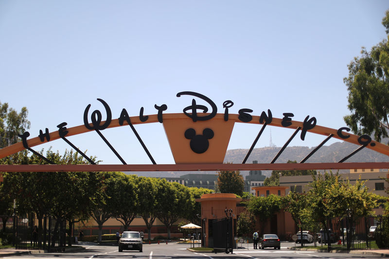 © Reuters. FILE PHOTO - The entrance to Walt Disney studios is seen in Burbank