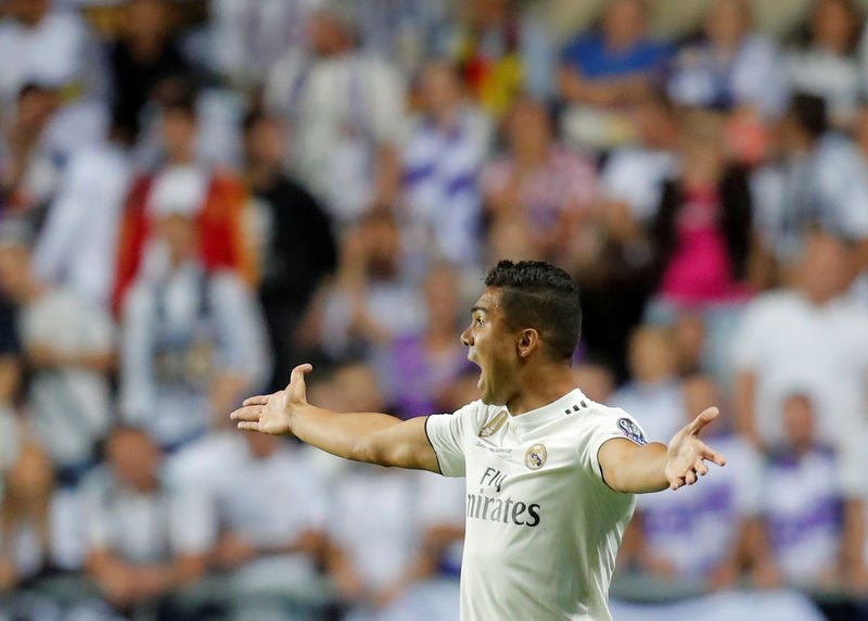© Reuters. كاسيميرو: رحيل رونالدو ليس عذرا لخسارة ريال مدريد
