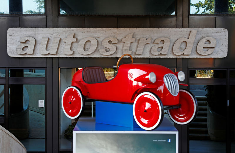 © Reuters. FILE PHOTO:  The entrance of toll-road operator Autostrade per l'Italia's headquarters is seen in Rome