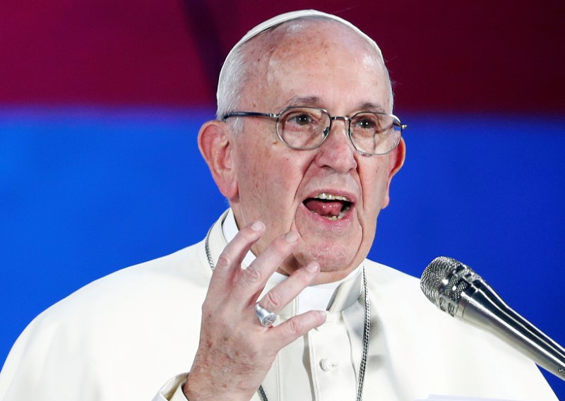 © Reuters. الفاتيكان يعبر عن "الخجل والأسف" بشأن ارتكاب قساوسة انتهاكات جنسية بأمريكا