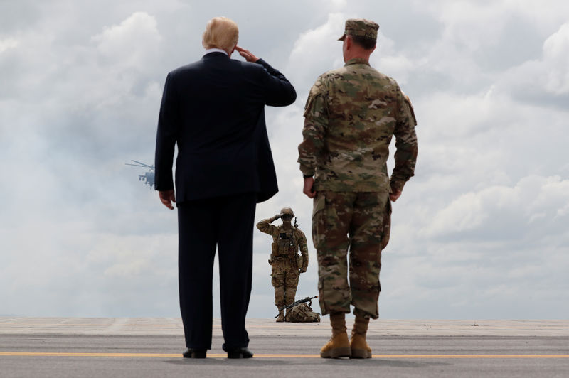 © Reuters. El Pentágono pospone a 2019 el desfile militar que quería Trump en noviembre