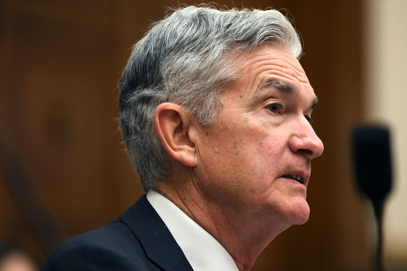 © Reuters. Federal Reserve Chairman Jerome Powell testifies before a House Financial Services Committee hearing in Washington