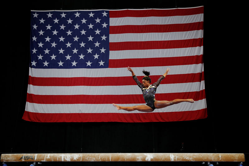 © Reuters. بايلز تهيمن على البطولة الأمريكية للجمباز
