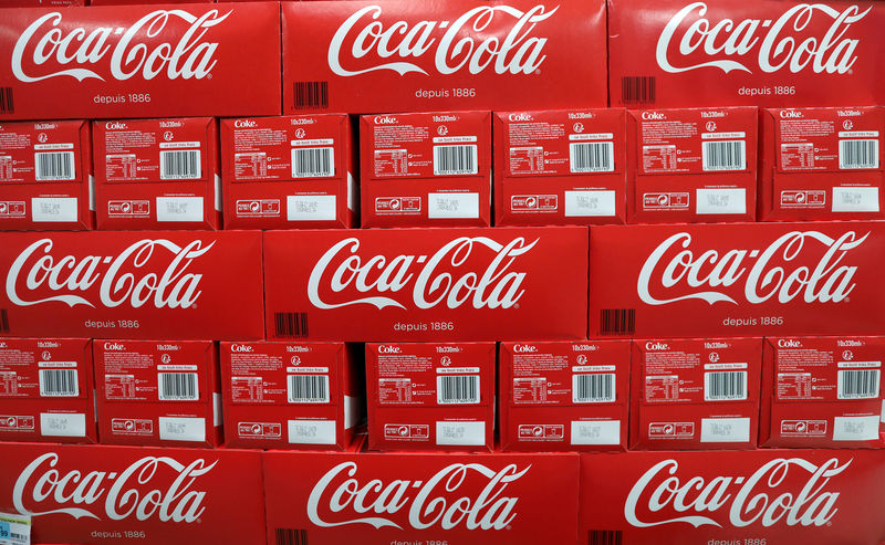 © Reuters. FILE PHOTO: Coca-Cola cartons are seen in a Casino supermarket in Mouans Sartoux