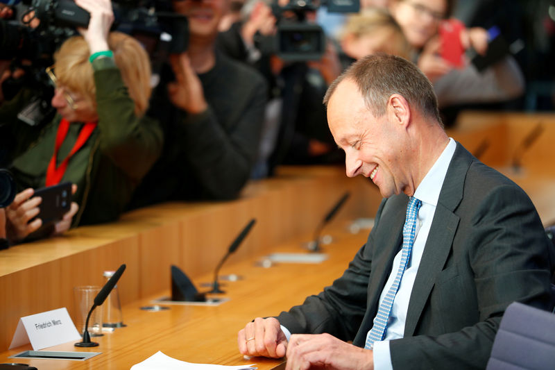 © Reuters. FILE PHOTO: German conservative Friedrich Merz from CDU holds a news conference in Berlin