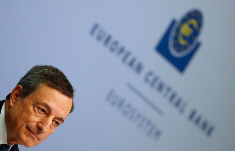 © Reuters. Zona euro, Draghi: economia continuerà a crescere nonostante qualche intoppo