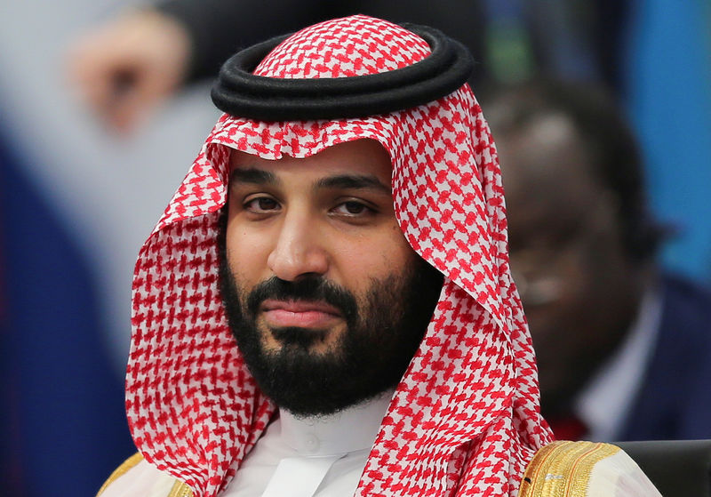 © Reuters. تلفزيون: ولي عهد السعودية يصل إلى الجزائر