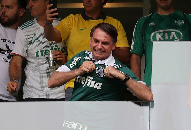 © Reuters. Bolsonaro em jogo do Palmeiras