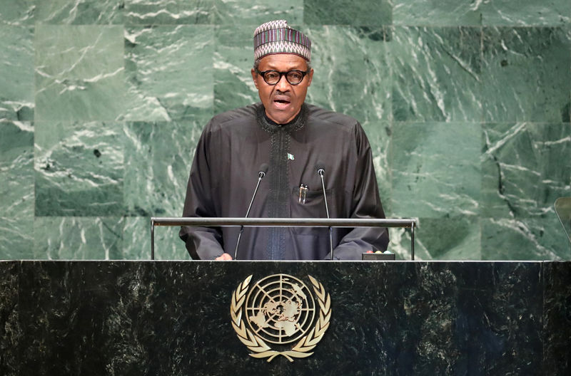 © Reuters. رئيس نيجيريا ينفي وفاته أو استبداله بشخص يشبهه