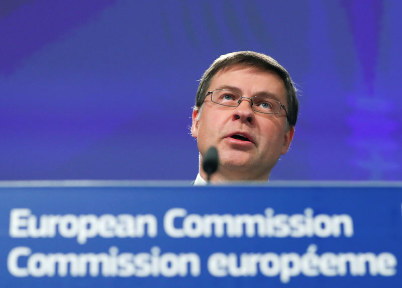 © Reuters. Il vice presidente della Commissione Europea Valdis Dombrovskis