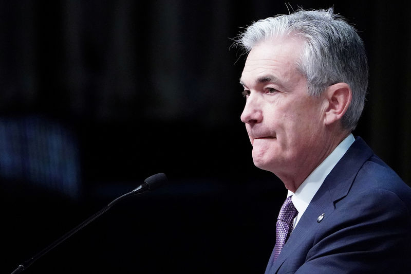 © Reuters. FILE PHOTO: Federal Reserve Chairman Jerome Powell speaks at the Economic Club of New York's luncheon in the Manhattan borough of New York City
