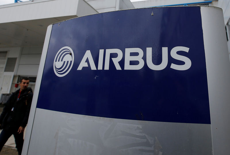 © Reuters. The logo of Airbus is pictured at the Airbus A330 final assembly line at Airbus headquarters in Colomiers