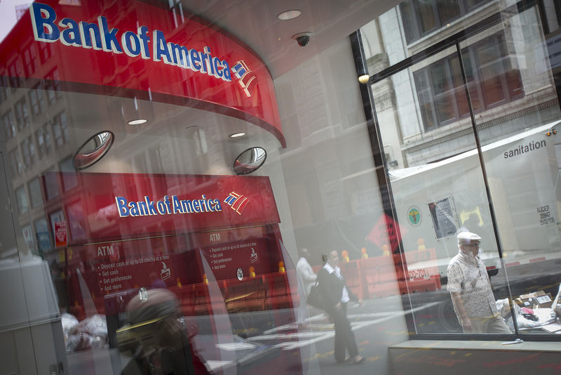 © Reuters. FILE PHOTO: A Bank Of America ATM is pictured in the Manhattan borough of New York