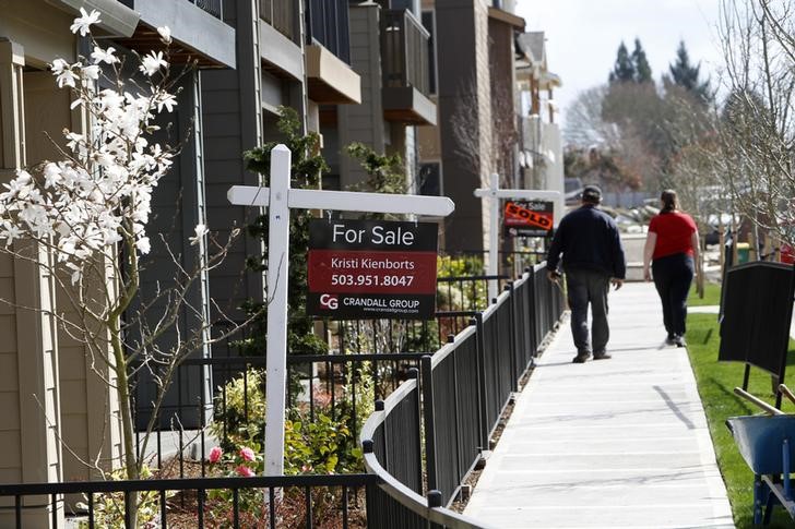 © Reuters. Homes are seen for sale in the southwest area of Portland