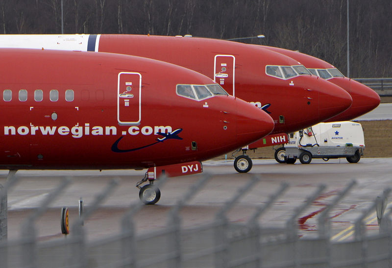 © Reuters. FILE PHOTO: File photo shows Boeing 737-800 aircrafts belonging to budget carrier Norwegian Air at Stockholm Arlanda Airport