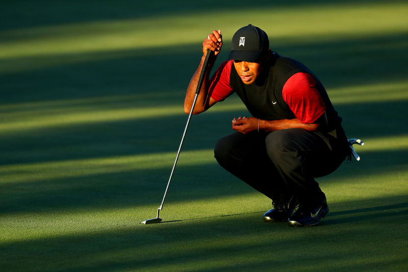 © Reuters. FILE PHOTO: PGA: The Match: Tiger vs. Phil