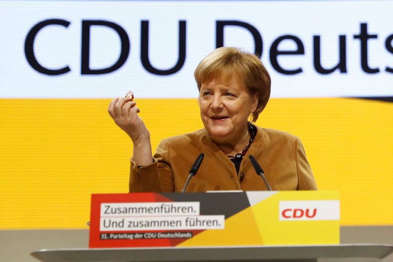 © Reuters. Chanceler da Alemanha, Angela Merkel, durante congresso da CDU em Hamburgo